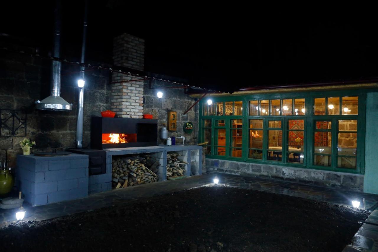 Onoyi Tun Guest House Gyumri Exterior photo